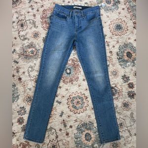 311 shaping skinny jeans